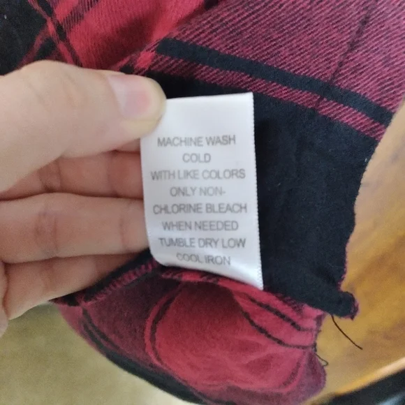 Pacsun Red and Black Buffalo Plaid Button Up Long Sleeve Flannel Shirt Medium - Picture 8 of 9